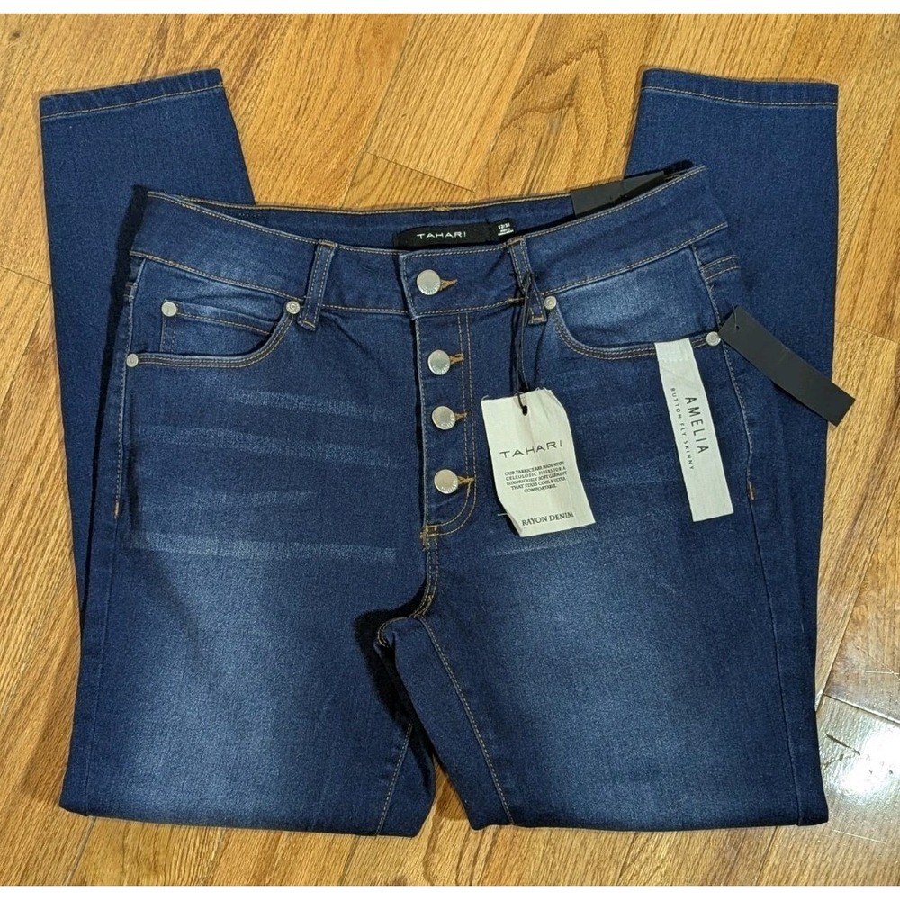 Minimalist Tahari Amelia Button Fly Skinny Jeans NWT Medium Wash 12/31